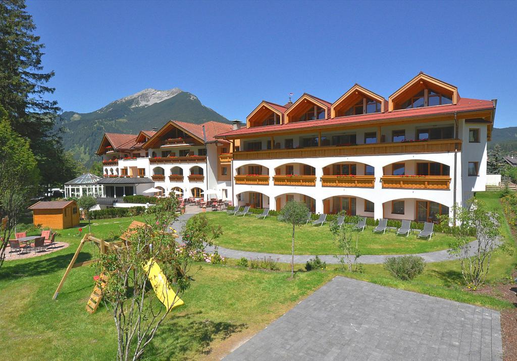 Hotel Alpen Residence Ehrwald Bagian luar foto